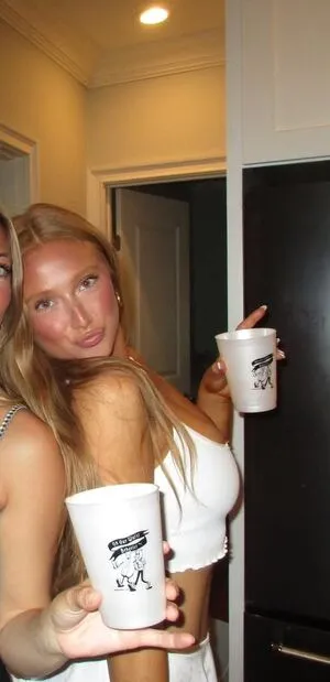 Caroline Malloy OnlyFans Leaked Free Thumbnail Picture - #C8HfmaOmVc