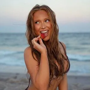 Caroline Malloy OnlyFans Leaked Free Thumbnail Picture - #FzIXIUTXaq