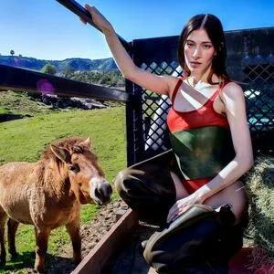 Caroline Polachek OnlyFans Leaked Free Thumbnail Picture - #JNo6lsVbn6