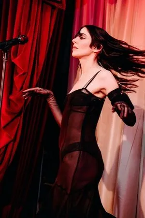 Caroline Polachek OnlyFans Leaked Free Thumbnail Picture - #wwRa2KtxzM