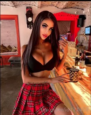 Caroline Queen OnlyFans Leaked Free Thumbnail Picture - #5enkILMr6M