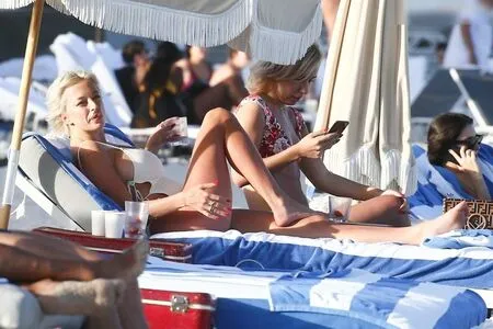 Caroline Vreeland OnlyFans Leaked Free Thumbnail Picture - #8CIX7Sd4VP