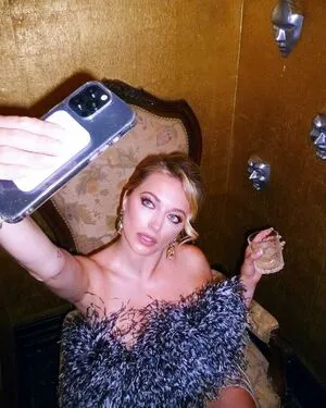 Caroline Vreeland OnlyFans Leaked Free Thumbnail Picture - #GmA5E0Z3Ml