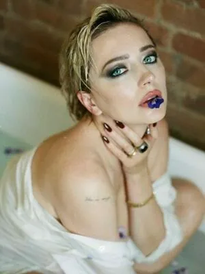 Caroline Vreeland OnlyFans Leaked Free Thumbnail Picture - #GtOfmM3iVs