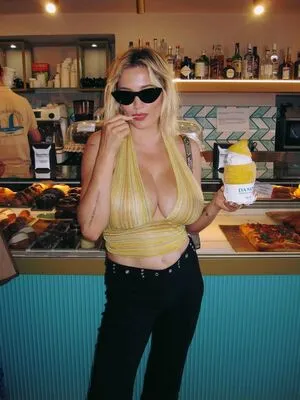 Caroline Vreeland OnlyFans Leaked Free Thumbnail Picture - #SfDEWwWRh8
