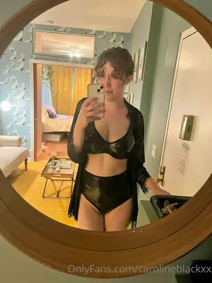 Carolineblackxx OnlyFans Leaked Free Thumbnail Picture - #HPmv2sttLn