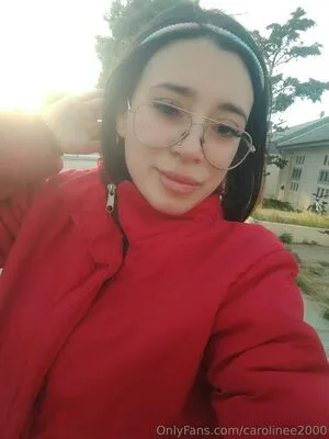Carolinee2000 OnlyFans Leaked Free Thumbnail Picture - #24iwKHHFWZ