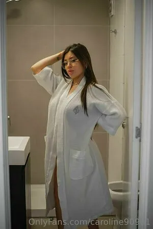 Carolinee2000 OnlyFans Leaked Free Thumbnail Picture - #34MLSecjLp