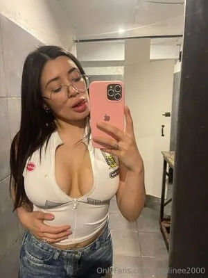 Carolinee2000 OnlyFans Leaked Free Thumbnail Picture - #JeuGlfucm2
