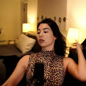 Carolinekwan OnlyFans Leaked Free Thumbnail Picture - #1F0myfzyWB