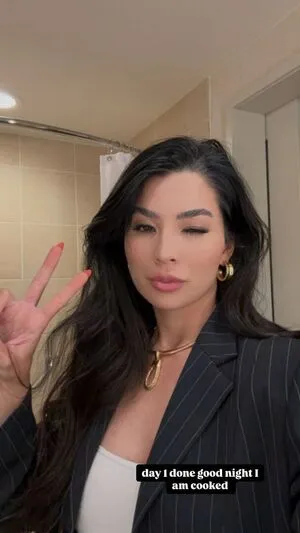 Carolinekwan OnlyFans Leaked Free Thumbnail Picture - #4vxzgqqIko