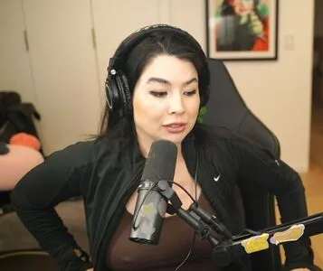 Carolinekwan OnlyFans Leaked Free Thumbnail Picture - #6PbVT5HOxU