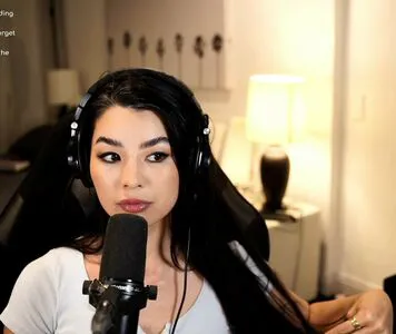 Carolinekwan OnlyFans Leaked Free Thumbnail Picture - #7zzKutDld2