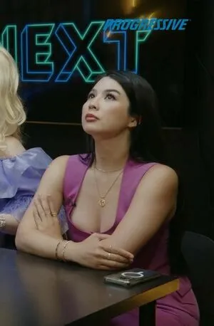 Carolinekwan OnlyFans Leaked Free Thumbnail Picture - #JRzfx8pEby