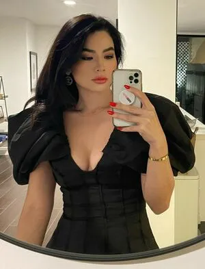 Carolinekwan OnlyFans Leaked Free Thumbnail Picture - #Q7SK5zTiHg