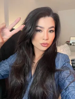 Carolinekwan OnlyFans Leaked Free Thumbnail Picture - #RBOWhh17Ea