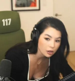 Carolinekwan OnlyFans Leaked Free Thumbnail Picture - #dLWWEK6PJ7