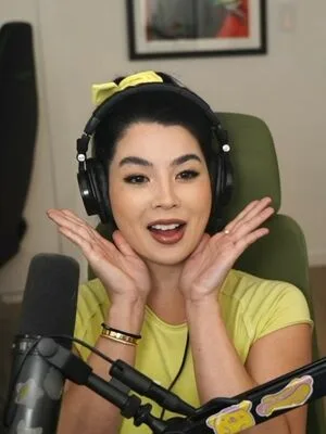 Carolinekwan OnlyFans Leaked Free Thumbnail Picture - #pHR6C3gwKA
