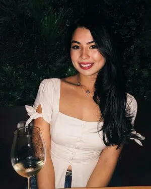 Carolinekwan OnlyFans Leaked Free Thumbnail Picture - #rlH0BKEhz8