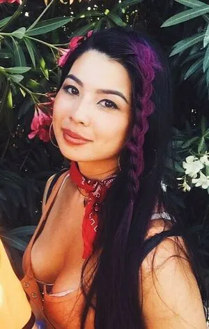 Carolinekwan OnlyFans Leaked Free Thumbnail Picture - #skItKe1vg4