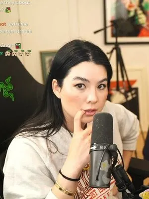 Carolinekwan OnlyFans Leaked Free Thumbnail Picture - #wWRYGs52cI