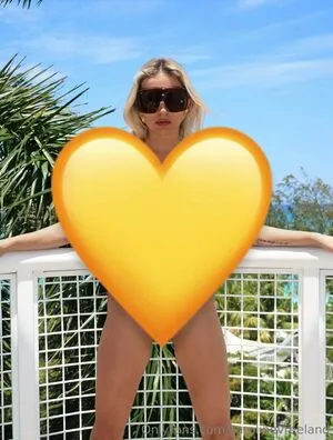 Carolinevreeland OnlyFans Leaked Free Thumbnail Picture - #ZvFbMdnm0T