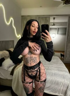 Caroxliv OnlyFans Leaked Free Thumbnail Picture - #ecgAssOjea