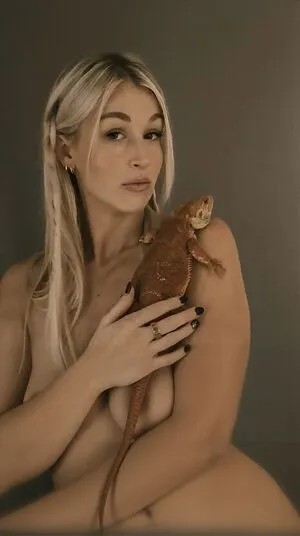 Cassie Popcorn Popcorn In Bed Cassie Tremblay OnlyFans Leaked Free Thumbnail Picture - #yWisDoQ3E2