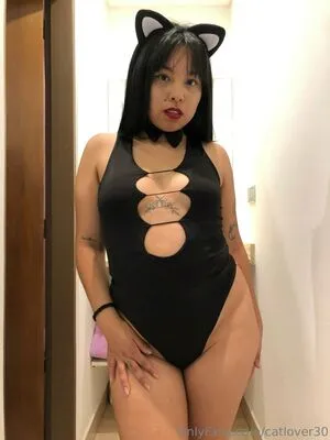 Catlover30 OnlyFans Leaked Free Thumbnail Picture - #j5QqjM5eLz