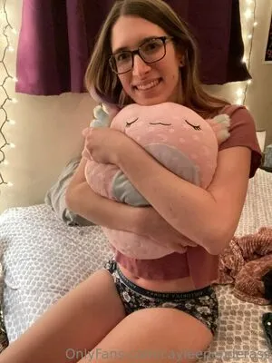 Cayleependerass OnlyFans Leaked Free Thumbnail Picture - #fmzmp91EmA