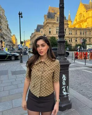 Cemre Baysel OnlyFans Leaked Free Thumbnail Picture - #4uLwei9MqZ