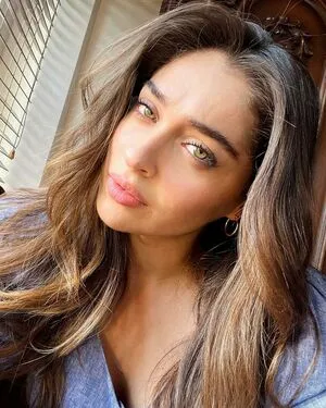 Cemre Baysel OnlyFans Leaked Free Thumbnail Picture - #RCQmqRoXDi