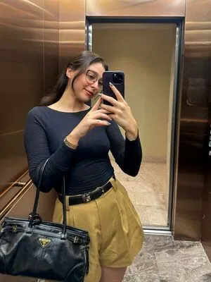 Cemre Baysel OnlyFans Leaked Free Thumbnail Picture - #uqyETKtmAj