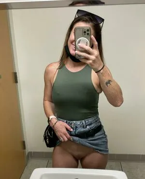 Champagne Shay OnlyFans Leaked Free Thumbnail Picture - #FjkkrIOEi2