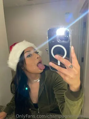 Champagnemami OnlyFans Leaked Free Thumbnail Picture - #EEf7yzyofj