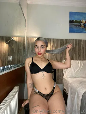 Chanelle18 OnlyFans Leaked Free Thumbnail Picture - #OzzMoH2N6N