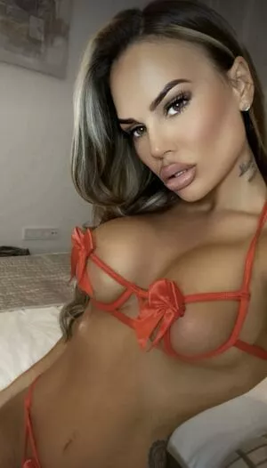 Chantelle Connelly OnlyFans Leaked Free Thumbnail Picture - #4vYe677kcA