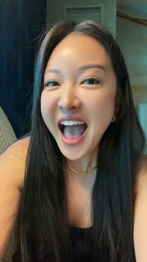 Charlet Chung OnlyFans Leaked Free Thumbnail Picture - #4Bmg6u4oJR
