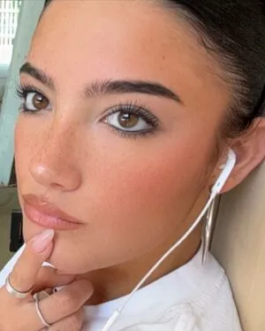 Charli D Amelio OnlyFans Leaked Free Thumbnail Picture - #MGmawAQBz4