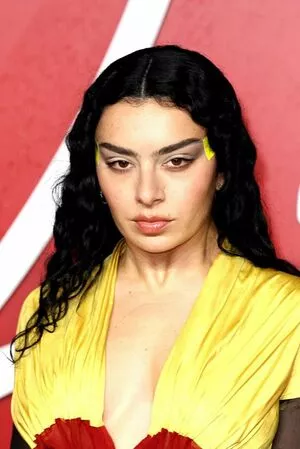 Charli XCX OnlyFans Leaked Free Thumbnail Picture - #2Y8lG9KK5k