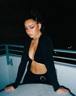 Charli XCX OnlyFans Leaked Free Thumbnail Picture - #4Zk0LZM8yX