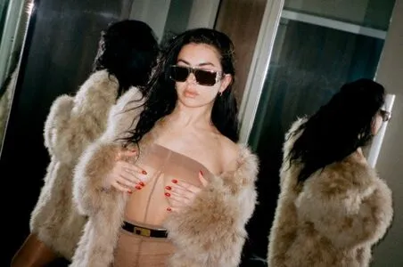 Charli XCX OnlyFans Leaked Free Thumbnail Picture - #5mKJr5hGBh