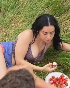 Charli XCX OnlyFans Leaked Free Thumbnail Picture - #9AQxXbRkYC