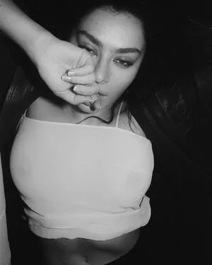 Charli XCX OnlyFans Leaked Free Thumbnail Picture - #9iaeWp8L28