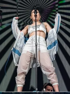 Charli XCX OnlyFans Leaked Free Thumbnail Picture - #B7xLwrK6x8