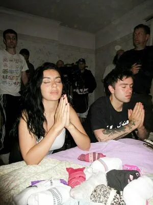 Charli XCX OnlyFans Leaked Free Thumbnail Picture - #HkboxeXqxN