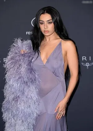 Charli XCX OnlyFans Leaked Free Thumbnail Picture - #IZCCNEsdBy
