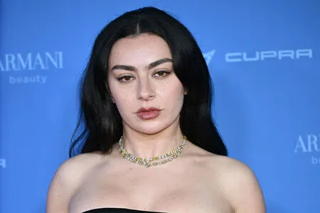 Charli XCX OnlyFans Leaked Free Thumbnail Picture - #NPy7jnYiiD