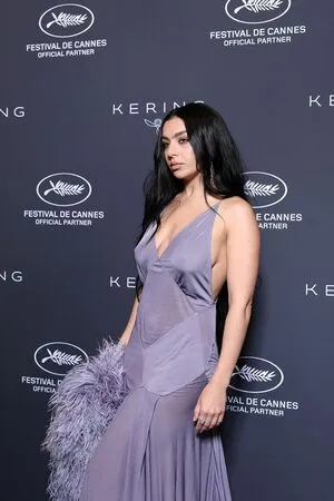 Charli XCX OnlyFans Leaked Free Thumbnail Picture - #TIIeSQ5Qdn