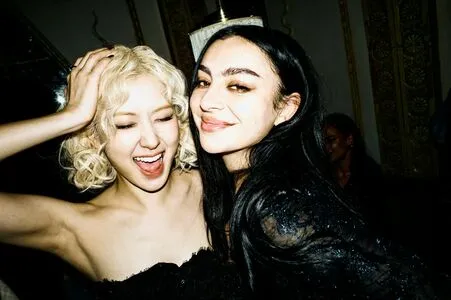 Charli XCX OnlyFans Leaked Free Thumbnail Picture - #TL4pp6yY37